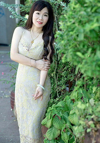 Gorgeous profiles only: attractive China member Shuming