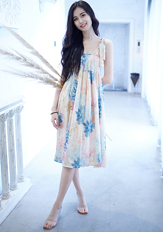 Date the member of your dreams: beautiful Asian member Zhaoqi