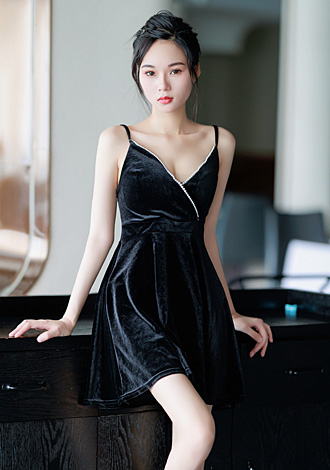 Date the member of your dreams: dating attractive Asian member Yuanting